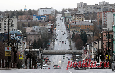 В Курске прозвучало оповещение о ракетной опасности. Жителей города попросили не подходить к окнам и укрыться в помещениях без окон со сплошными стенами. Вскоре ракетную опасность отменили