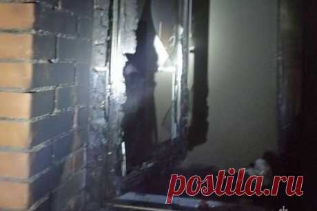 В Улан-Удэ загорелся балкон в многоэтажном доме из-за фейерверка. В результате пожара никто не пострадал.