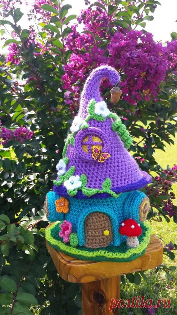 A Fairy / Gnome Fantasy House Garden Decor