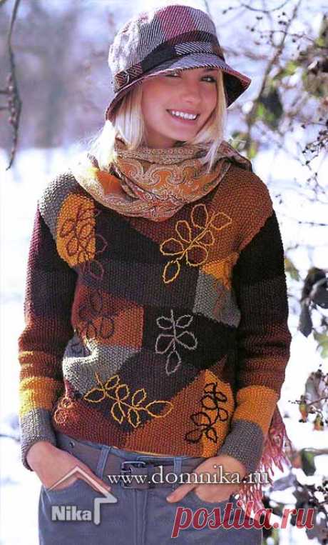 Женский вязаный свитер спицами на осень - пуловер цветной спицами