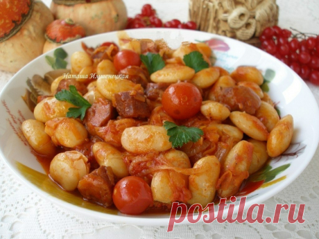 Как приготовить белая фасоль в томатном соусе с охотничьими колбасками. - рецепт, ингредиенты и фотографии