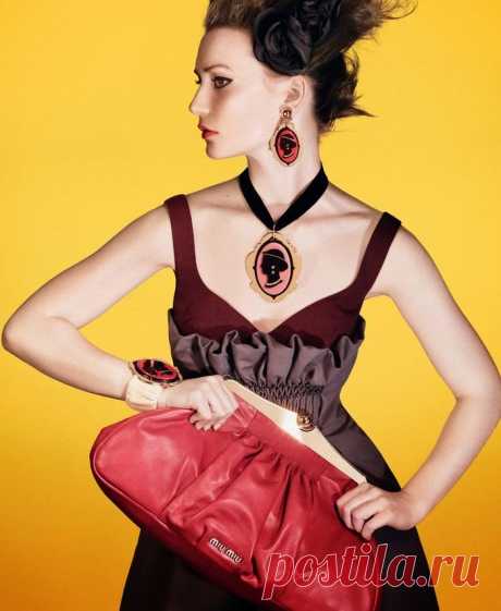 Миа Васиковска (Mia Wasikowska) в фотосессии Дэвида Симса (David Sims) для бренда Miu Miu (весна/лето 2012)