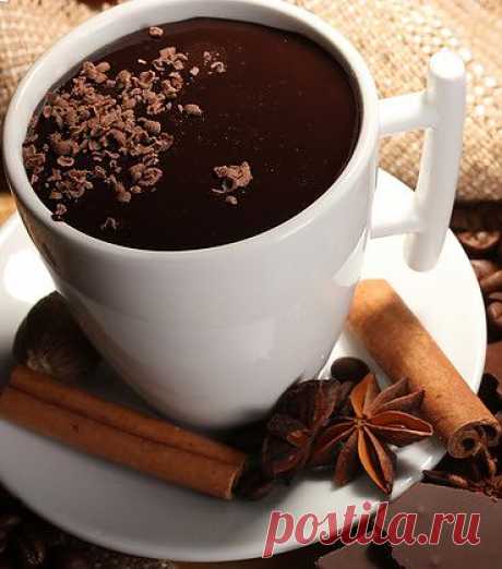 Рецепт ароматного горячего шоколада.