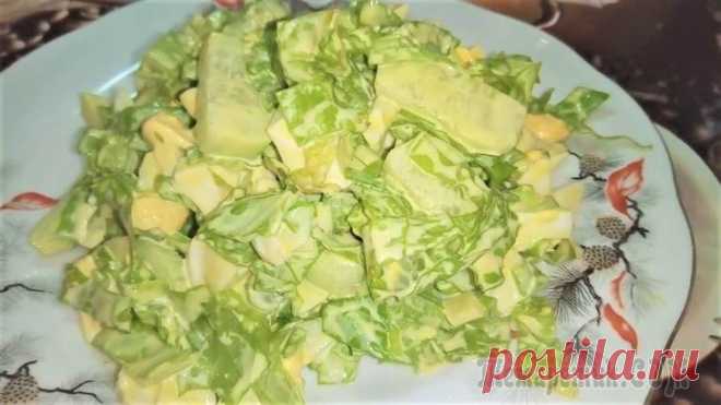 Зеленый весенний салат с зеленью и яйцом. Салат на скорую руку