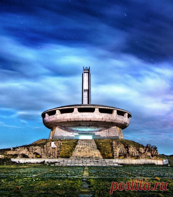 Buzludzha, Bulgaria. The Buzludzha Monument on the peak was built by the Bulgarian communist regime to commemorate the events in 1891 when the socialists led by Dimitar Blagoev assembled secretly in the area to form an organised socialist movement. It was opened in 1981. No longer maintained by the Bulgarian government, it has fallen into disuse. | Lady Nymph приколол(а) это к доске Bulgaria