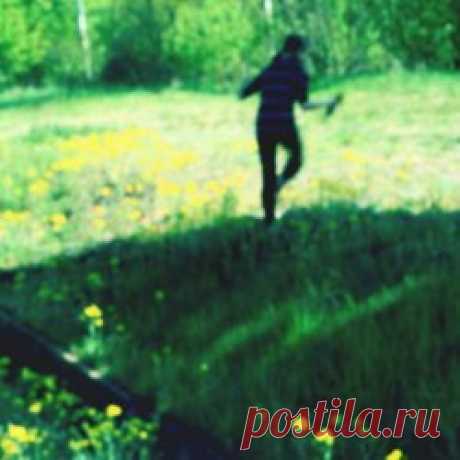 Starlamydear - Seasons (2024) [EP] Artist: Starlamydear Album: Seasons Year: 2024 Country: Poland Style: Post-Punk