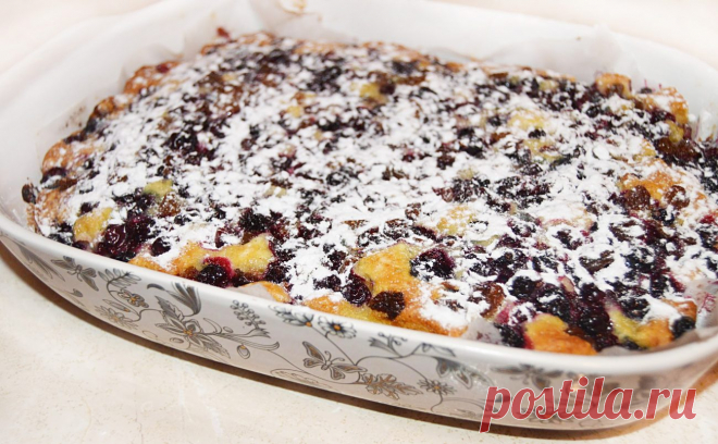 Зимний пирог на молоке с замороженными ягодами - рецепт с фото пошагово
