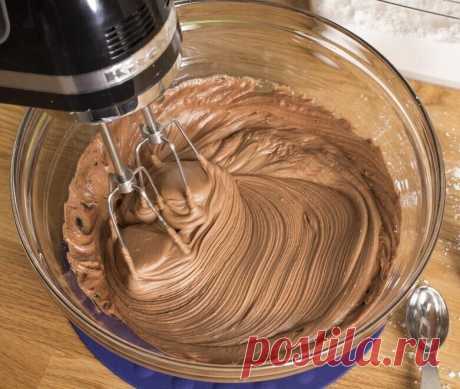 Шоколадный крем-ганаш для покрытия торта 
Шикарный мягкий крем, очень удобный в работе, на застывшем тортике не трескается! Обязательно забирайте себе в закладки!