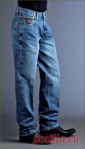 Джинсы Cinch® Men's Black Label Jeans – сочетают в себе классические и молодежные тренды современной джинсовой моды, законодателем которой являются США. Эти американские джинсы выполнены из Premium Denim плотностью 13,25 унций, состоящего из 100 хлопка. Шлифование, потертости джинсов сделаны вручную. Бесплатная доставка.