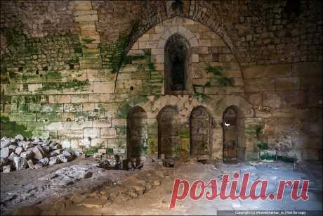 Нашли в Сирии в средневековом замке сохранившийся туалет: 👍как просто и гениально была устроена канализация | TravelManiac | Яндекс Дзен