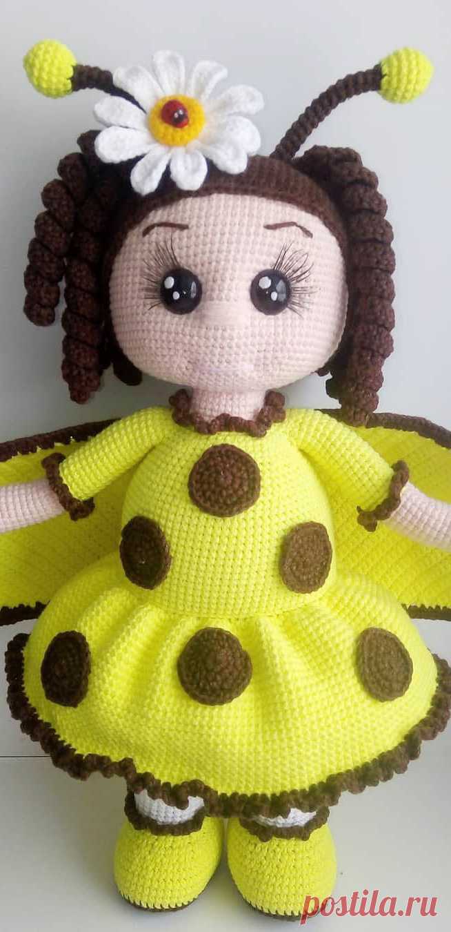 PDF Интерьерная кукла "Божья коровка" крючком. FREE crochet pattern; Аmigurumi doll patterns. Амигуруми схемы и описания на русском. Вязаные игрушки и поделки своими руками #amimore - большая кукла в платье, куколка, девочка.