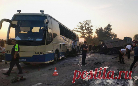 В Дагестане восемь человек погибли в ДТП с автобусом. В Кизлярском районе Дагестане рейсовый автобус Москва — Хасавюрт столкнулся с легковой и грузовой машинами, есть погибшие и пострадавшие, сообщила прокуратура республики.