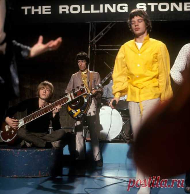 1966. The Rolling Stones performing on Ready Steady Go! - p3250 | PastYears.info