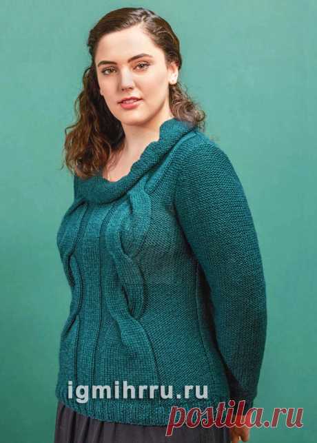 Для пышных дам. Зеленый пуловер с крупными «косами». Вязание спицами со схемами и описанием