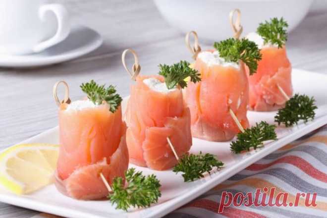 ​Рулетики из семги с творожной начинкой — Sloosh – кулинарные рецепты