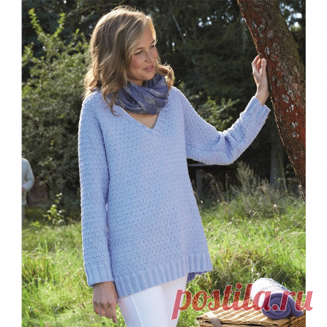 Удлиненный летний пуловер спицами нежно-василькового цвета - Портал рукоделия и моды