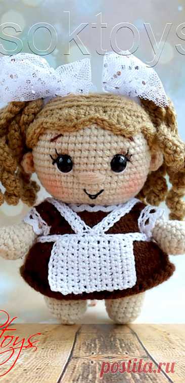 PDF Малышка Школьница крючком. FREE crochet pattern; Аmigurumi doll patterns. Амигуруми схемы и описания на русском. Вязаные игрушки и поделки своими руками #amimore - маленькая кукла в школьном наряде, куколка, школьница, пупс.