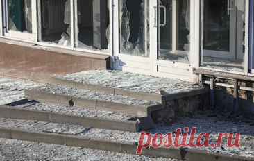 В результате обстрела Белгорода повреждены более 300 квартир. Глава региона Вячеслав Гладков пообещал начать восстановительные работы в ближайшее время