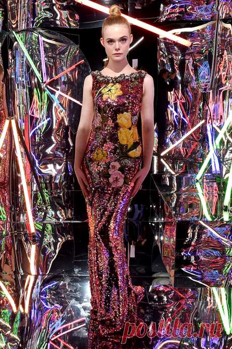 Эль Фэннинг в Dolce &amp; Gabbana на вечеринке после премьеры фильма «Неоновый демон» в Лос-Анджелесе