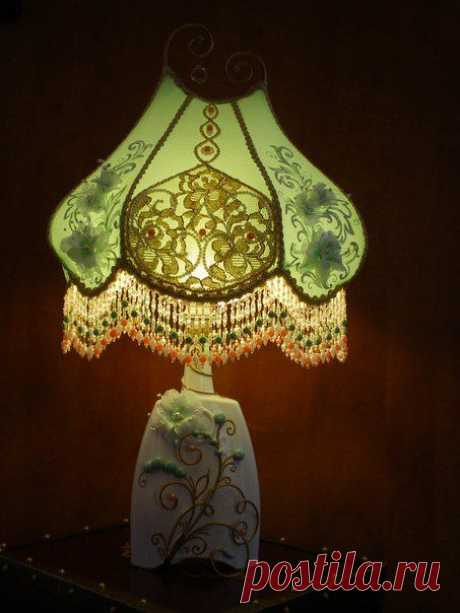 How to Make Beautiul Lamp from Recycled Wine Bottle | www.FabArtDIY.com