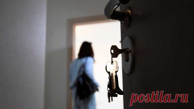 Россиянам рассказали, как правильно принять квартиру от застройщика. При приемке квартиры в новостройке визуального осмотра помещений недостаточно. Об этом сообщает "Радио 1" со ссылкой на пресс-службу МинЖКХ Московской области. Подчеркивается, что грамотно оценить жилплощадь могут только ...