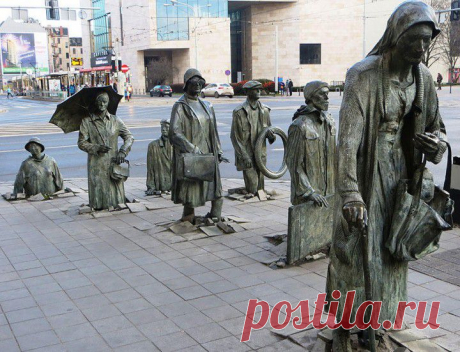 (+1) тема - 25 необычных скульптур, о которых вы, возможно, не знали | НАУКА И ЖИЗНЬ
3. Памятник неизвестному прохожему, Вроцлав, Польша

Скульптура символизирует подавление личности во времена коммунизма и подпольную антикоммунистическую деятельность поляков в 1980-х годах.