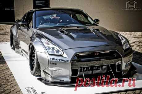 Liberty Walk Nissan GT-R