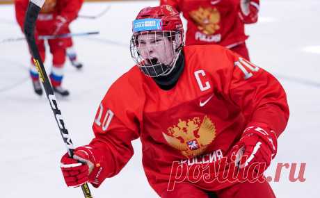 Победивший рак россиянин дебютировал в НХЛ в составе клуба Овечкина. В нынешнем сезоне Мирошниченко набрал 15 очков (8+7) в 27 матчах за фарм-клуб «Вашингтона». Среди новичков он занимает первое место в команде по голам, передачам и очкам