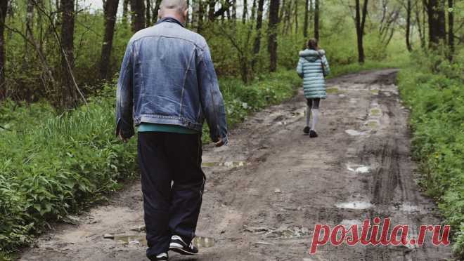 Россиянин изнасиловал 11-летнюю одноклассницу своей дочери и расправился с ней. В Челябинской области будут судить 37-летнего мужчину, обвиняемого в изнасиловании 11-летней одноклассницы дочери и расправе над ней. Об этом сообщает СУ СК России по региону. По версии следствия, инцидент произошел 9 июля 2023 года. ...