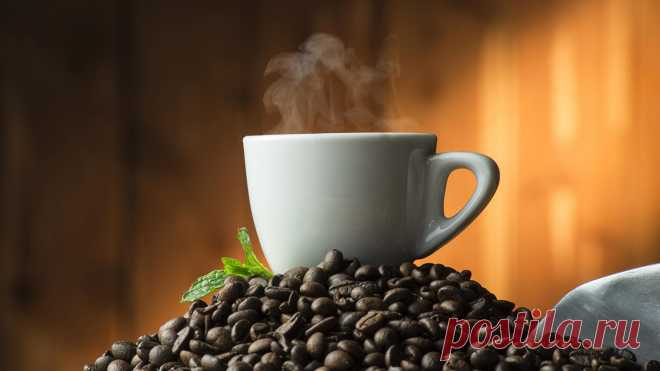 7 способов заменить кофе, но при этом быть бодрым с утра Многие из нас просто не представляют жизни без вкусного ароматного утреннего кофе. Но что, если я вам скажу, что можно встречать утро и без этого напитка, но при этом оставаться бодрым. Ведь вопреки з