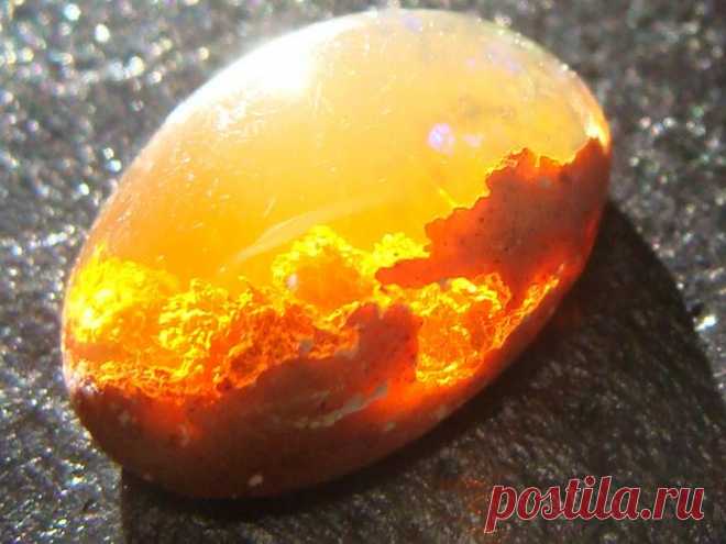 25 невероятно красивых и редких камней: Опал 