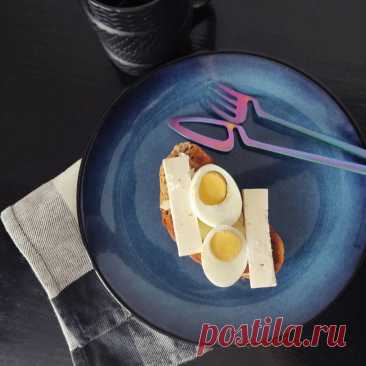 Бутерброд с яйцом и брынзой | Креаликум