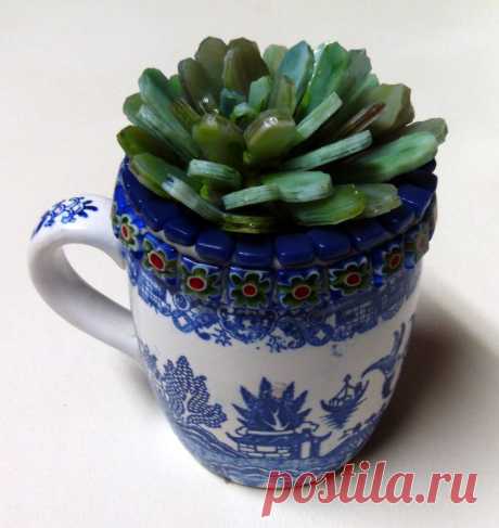 Blue Willow Mini Garden I decorated this Blue Willow cup with millefiori and mini tiles and added a glass succulent.