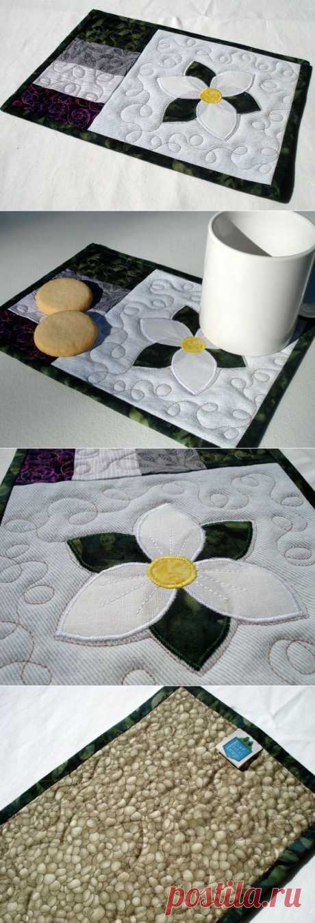 Trillium Recycled Denim Mug Rug от BackPocketDesign на Etsy