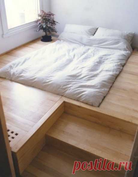 Необычная идея — кровать в полу
Bed, wooden, set into floor.