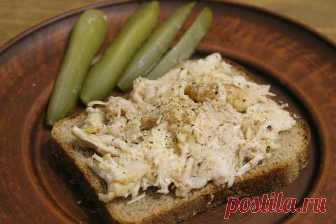 Рийет из курицы. Не совсем паштет, не совсем тушенка, но очень вкусная штука для приготовления бутербродов. Закуска хоть куда! | Деревенские записки | Яндекс Дзен