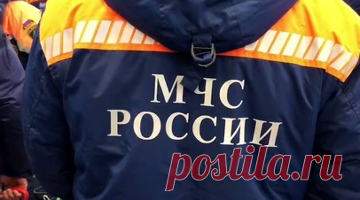 Почти 70 человек оказывают помощь в связи с ДТП с автобусом в Петербурге. В МЧС России заявили, что почти 70 человек и 18 единиц техники принимают участие в спасательных работах после аварии, в ходе которой автобус упал в реку Мойку в Санкт-Петербурге. Читать далее