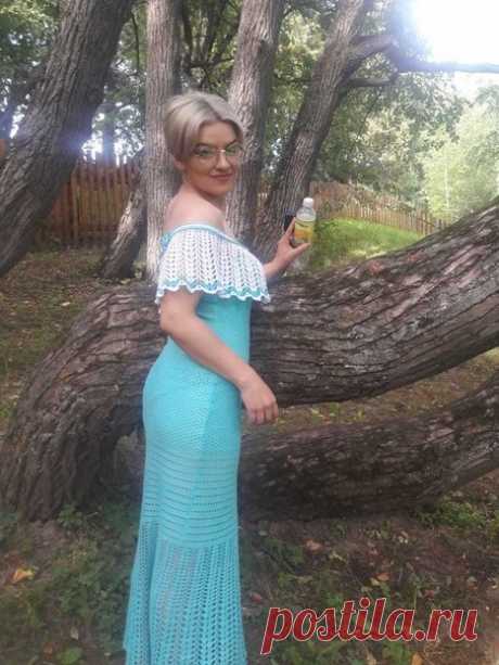 Ксения Помыткина  
Платье  цвета бирюзы р-р42-44 вязала н/з из хлопка .