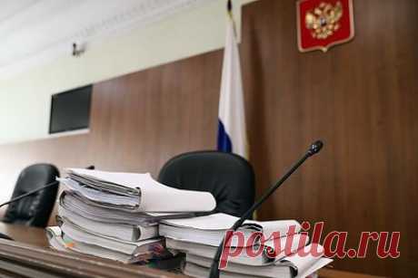 Российские заключенные предстанут перед судом за участие в АУЕ. В Ярославской области следователи завершили расследование уголовного дела в отношении четырех заключенных исправительных колоний, которые подозреваются в участии в деятельности запрещенного в России экстремистского движения «Арестантское уголовное единство» (АУЕ). Один из них организовал ячейку АУЕ.