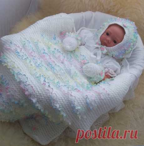 Baby Knitting Pattern - Girls Lace Pram Blanket, Baby Hat & Mittens - Easy Knit Baby Afghan -  Download PDF Knitting Pattern PDF DOWNLOAD KNITTING PATTERN  PLEASE NOTE: This is a set of instructions, not the physical object.  This sale is for the PDF knitting pattern #41 ( © Precious Newborn Knits Ref: JH41)  A lovely easy to knit pattern to create this luxurious baby girls lace pram blanket, bonnet & mittens  You will receive instructions to knit all of the above. Sized t...