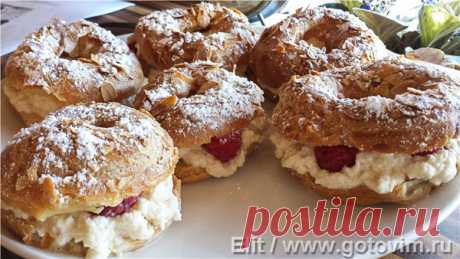 Пирожные Paris–Brest с малиново-личиевым кремом. Рецепт с фото Пирожные «Париж-Брест» готовят из заварного  теста. В этом рецепте для начинки готовят крем из белого шоколада со взбитыми сливками, маскарпоне, малиной и личи. Даже не знаю, поверите ли вы мне, но это было божественно вкусно.