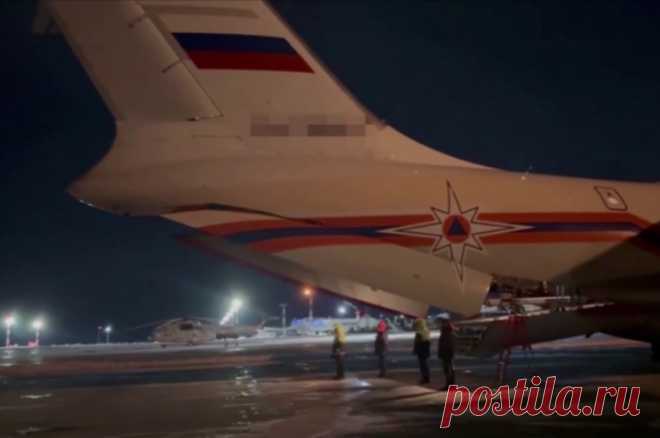 Спецборт с эвакуированными из Газы россиянами вылетел из Каира в Москву. Из аэропорта Каира вылетел Ил-76 МЧС РФ, на борту которого находится несколько десятков россиян.