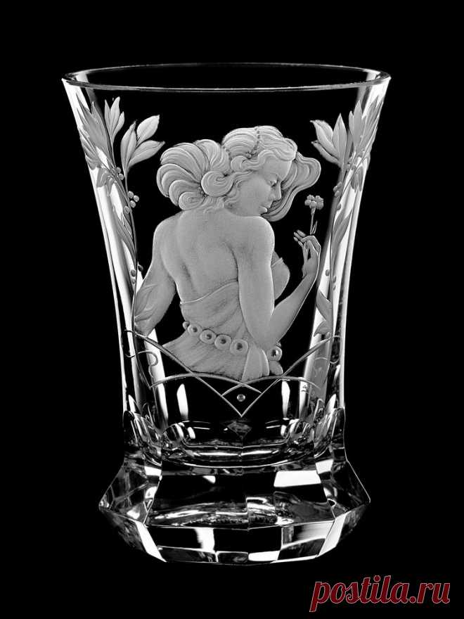 Нереально красивые чешские хрустальные гравированные вазы бренда «Аида» (AIDA)