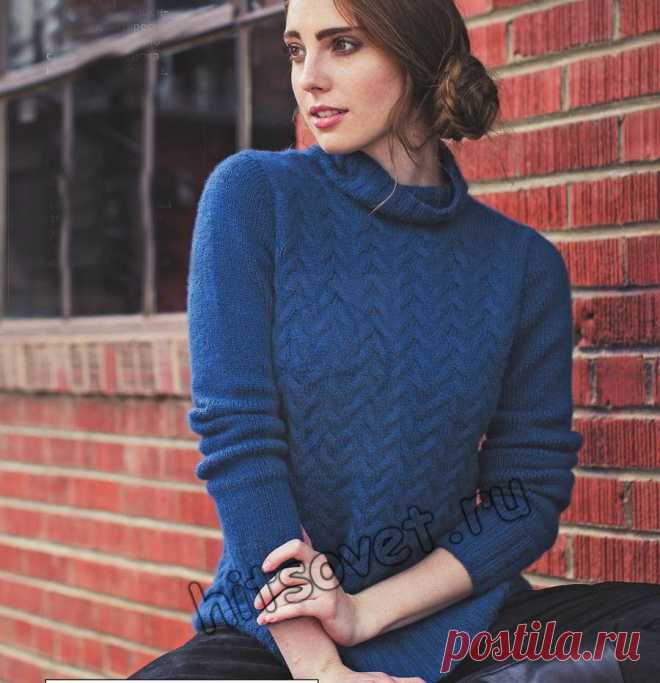 Модный свитер вязаный - Хитсовет Вязание спицами для женщин модного свитера из мериносовой шерсти со схемой и пошаговым бесплатным описанием.