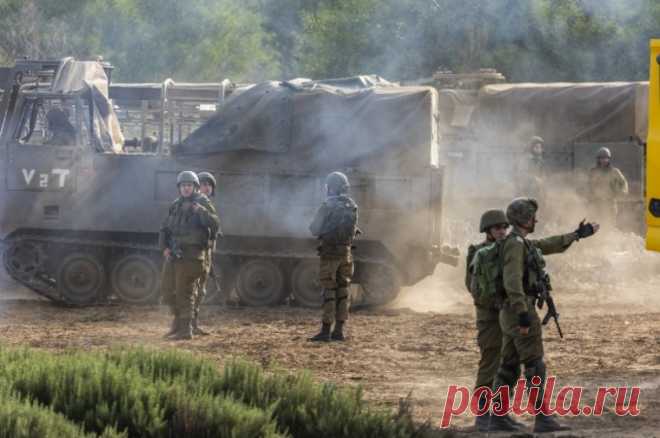 В ХАМАС заявили о гибели 50 заложников в Газе из-за обстрелов ВС Израиля. Пленников удерживают бойцы палестинского движения.