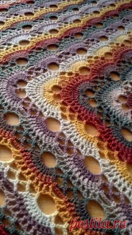 Crochet - German Scallop Shawl - Follow the links for English pattern download | potential future projects