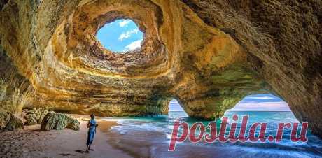 Algarve Top 10 Romantic Places Discover the most romantic spots in Algarve, Portugal. Fall in love with the beauty of the landscape and romantic luxury of the resorts....