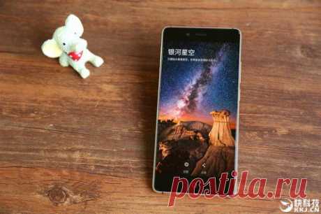 ZTE Nubia Z11 Black Gold Edition с 6 ГБ оперативной памяти начал продаваться в Китае Смартфон ZTE Nubia Z11, выхода которого долго ждали все поклонники бренда, был выпущен в конце июня. 5,5-дюймовый FHD-дисплей с тонкими рамками, металлический корпус и неплохие технические характеристики помогли модели достичь успеха в первые же дни продаж. Модель была распродана через небольшое время после выхода, а после повторных поставок смартфона в магазины ситуация повторилась. Теперь, когда интерес к…