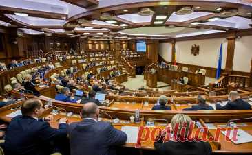 Парламент Молдавии назначил выборы президента и референдум на один день. Выборы президента Молдавии и референдум о вступлении республики в Евросоюз пройдут в один день — 20 октября 2024 года, сообщила пресс-служба молдавского парламента.