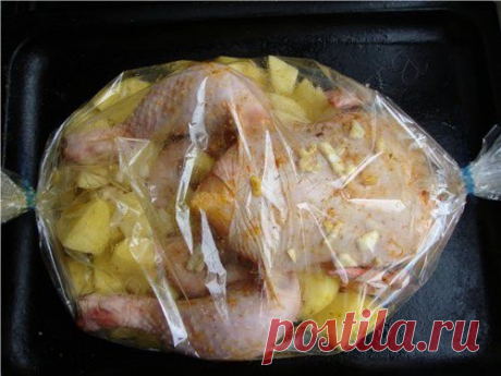 Курица с картошкой в духовке в рукаве.